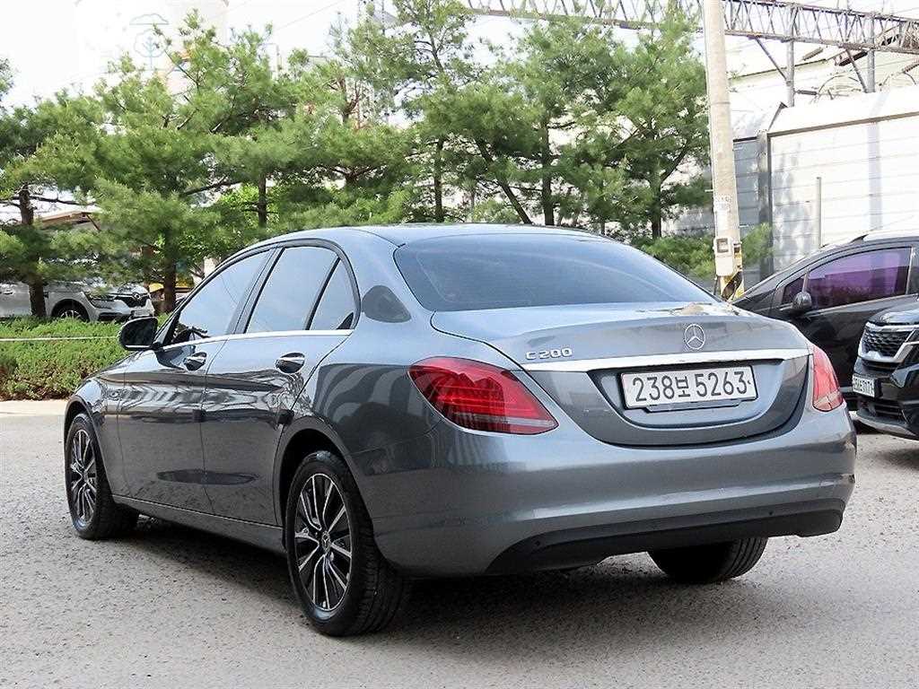 Mercedes Benz C Class - Vista 3