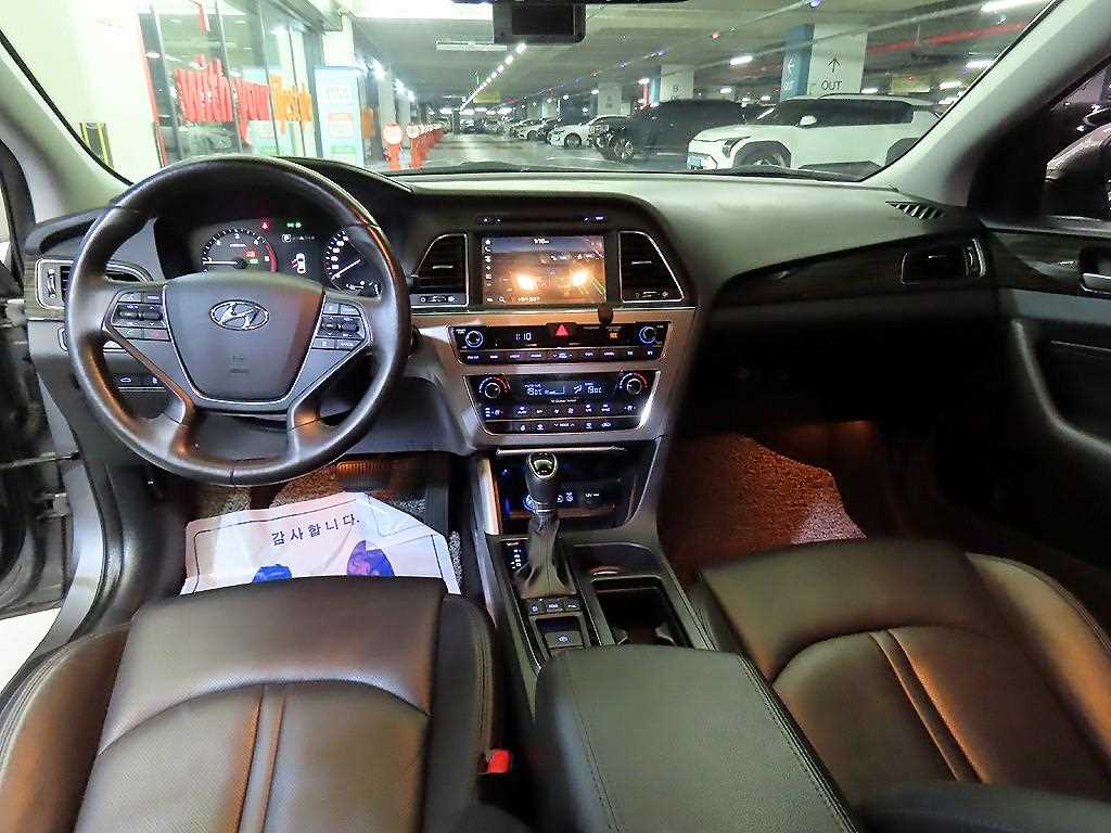 HYUNDAI Sonata - Vista 11