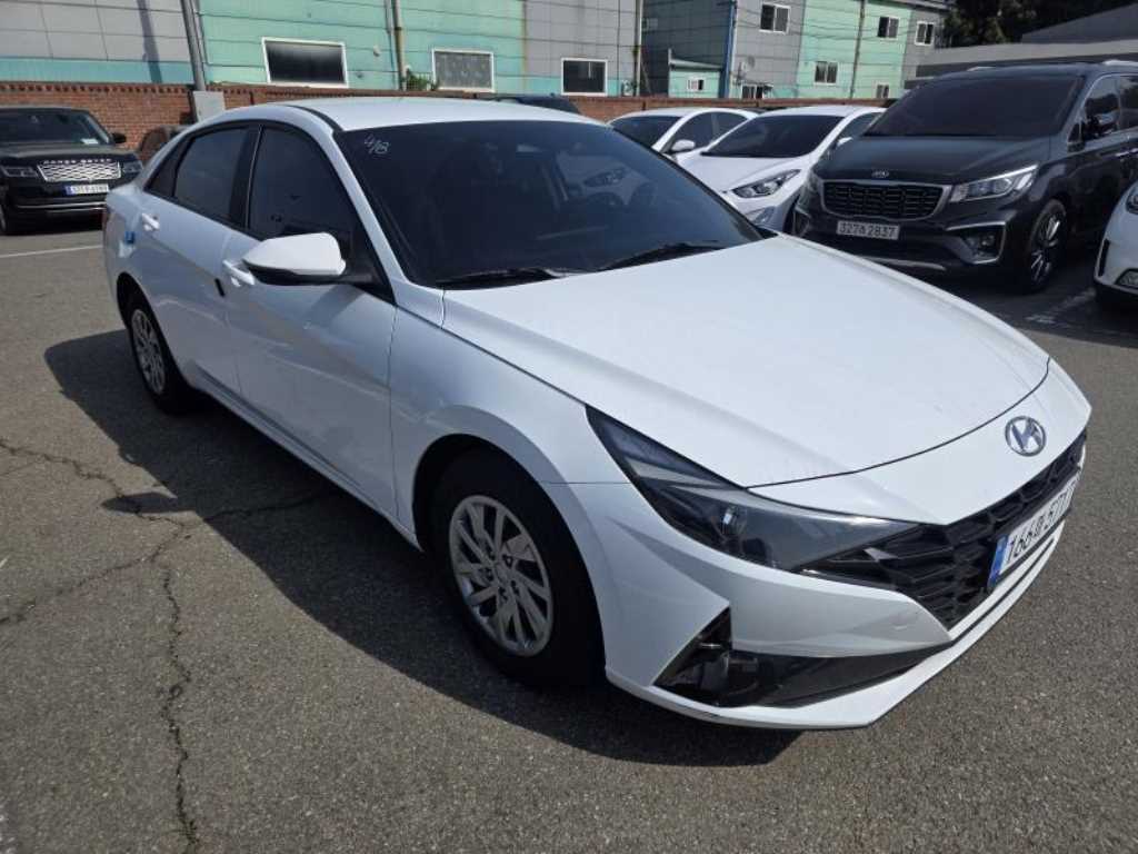 HYUNDAI Avante - Vista 3