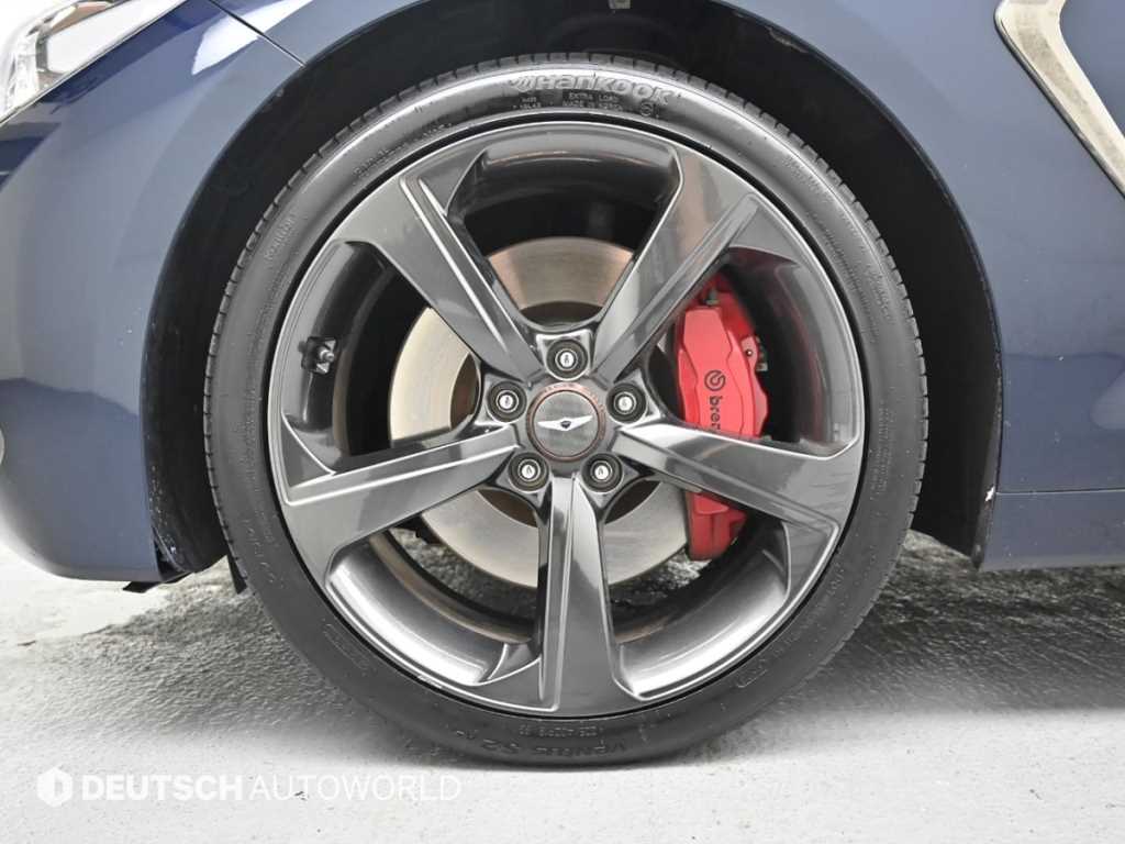 Genesis G70 - Vista 5