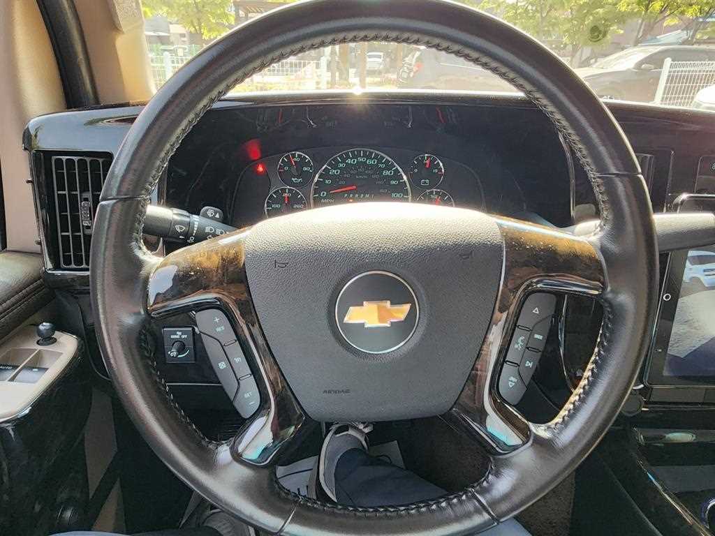 Chevrolet Express van 2018 Negro - Importación desde Corea - HF Imports Iquique - Foto 14