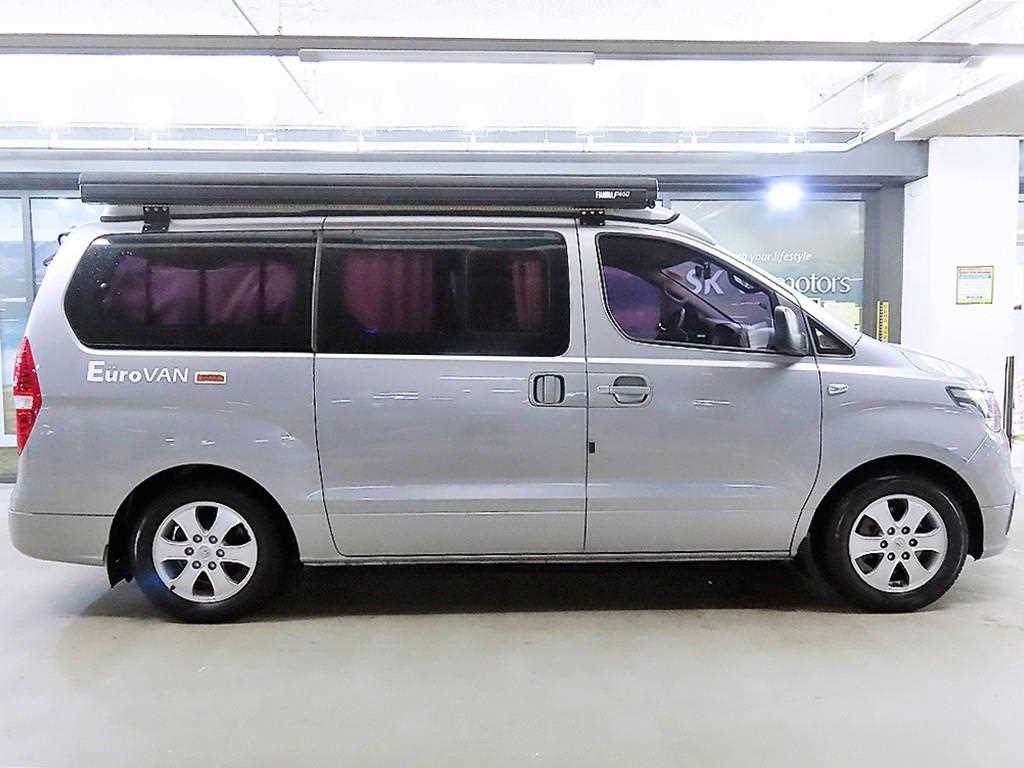 HYUNDAI Starex - Vista 3
