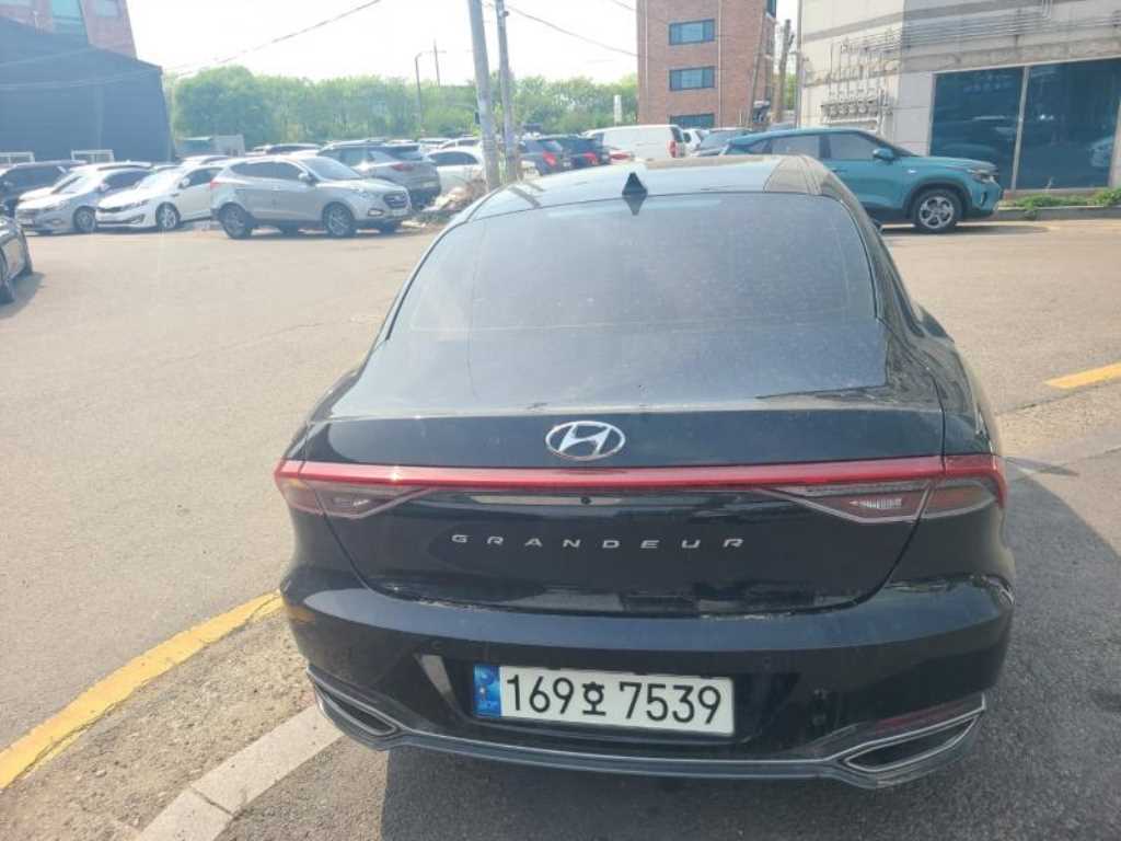 HYUNDAI Grandeur - Vista 4