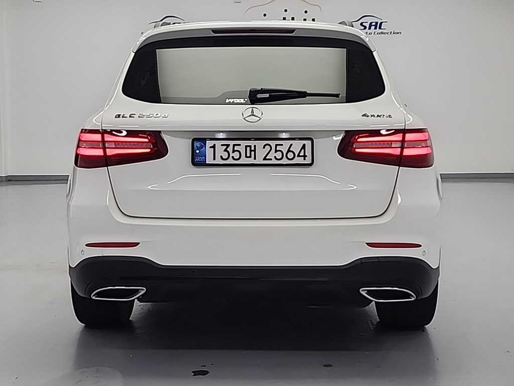 Mercedes Benz GLC Class - Vista 3