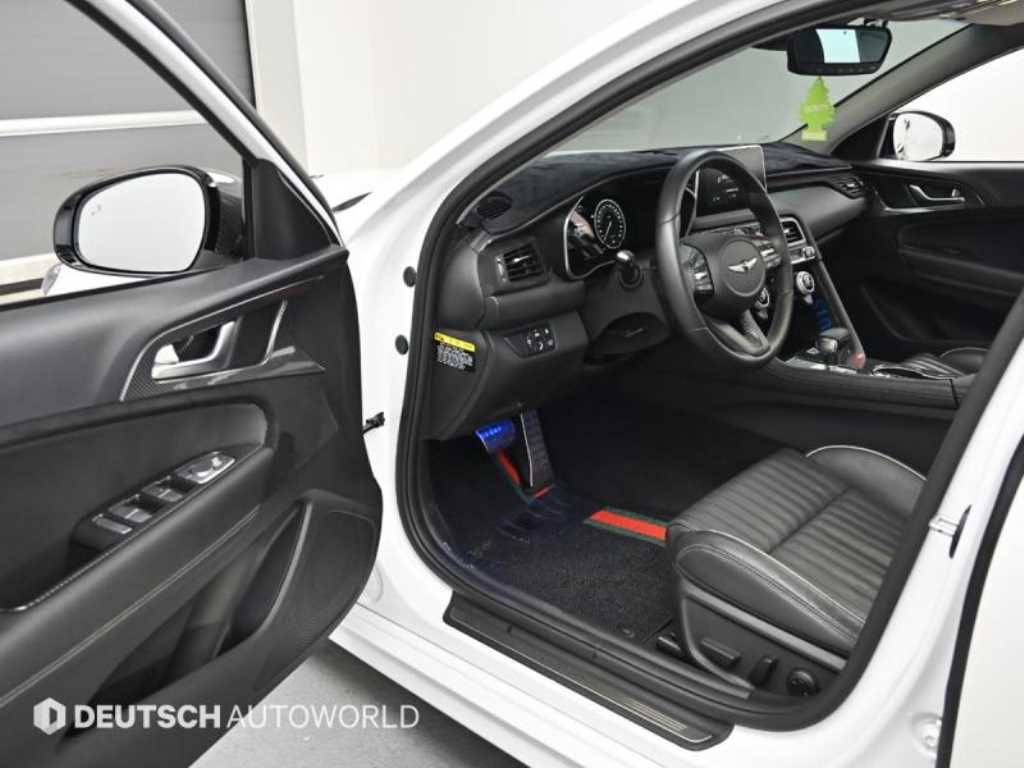 Genesis G70 - Vista 11