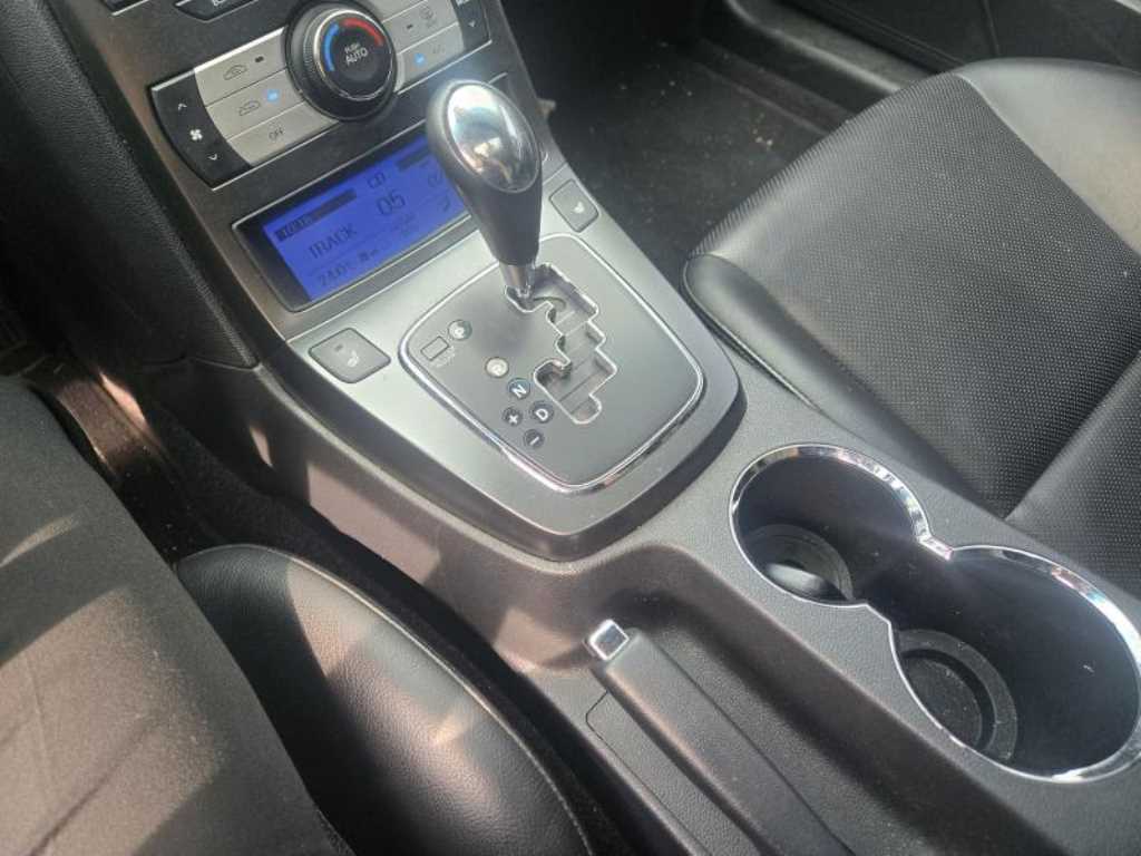 HYUNDAI Genesis - Vista 8
