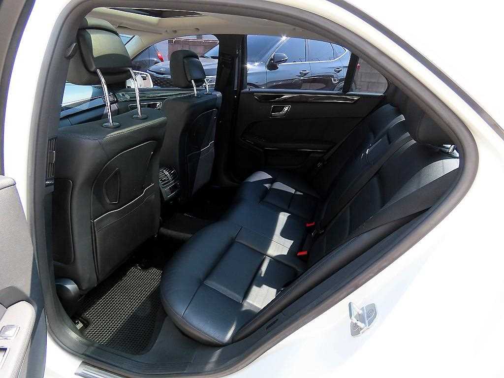 Mercedes Benz E class - Vista 6