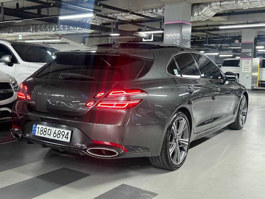 Genesis G70 - Vista 4
