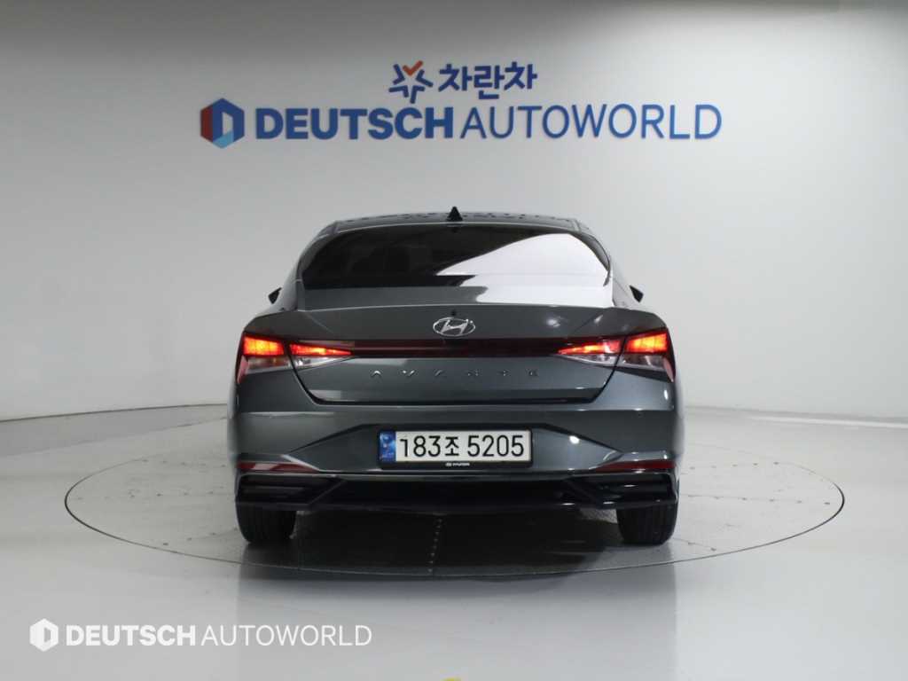 HYUNDAI Avante - Vista 4