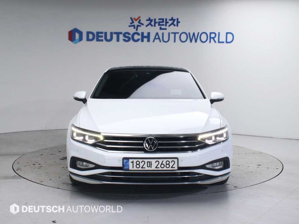 Volkswagen Passat 2021 Blanco - Importación desde Corea - HF Imports Iquique - Foto 1