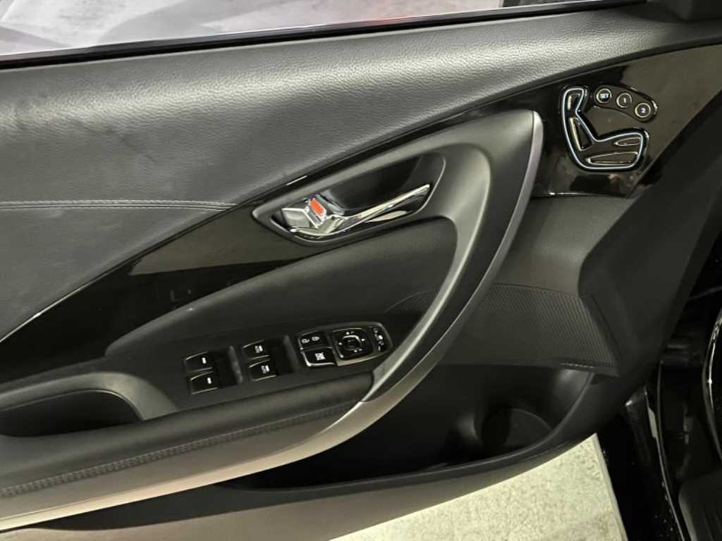 HYUNDAI Grandeur - Vista 12