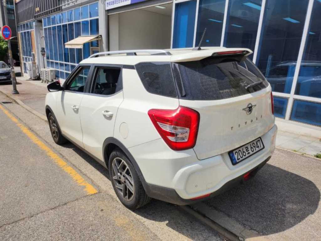 Ssangyong Tivoli - Vista 3