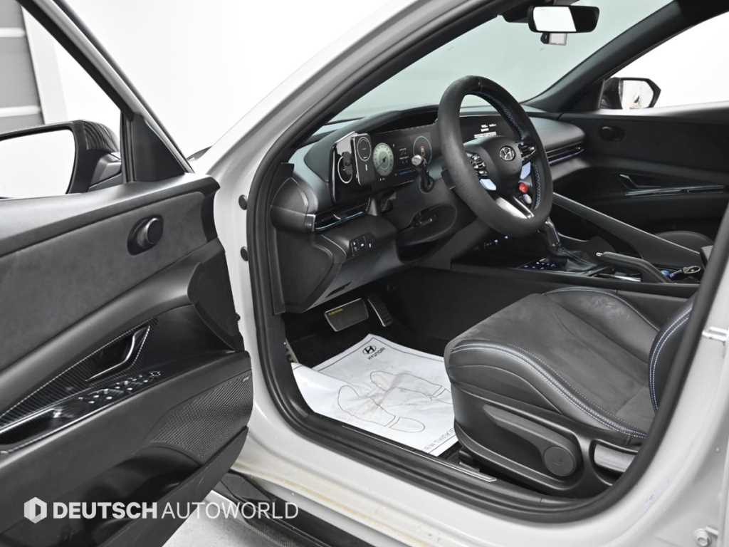 HYUNDAI Avante - Vista 11