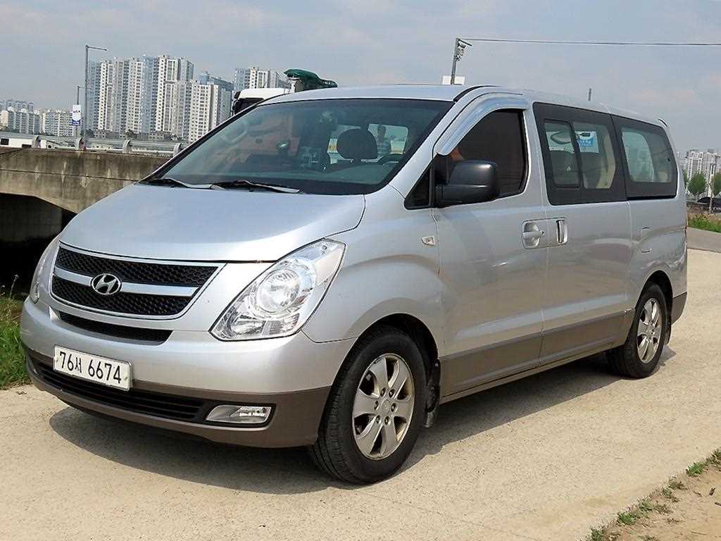 HYUNDAI Starex - Vista 2