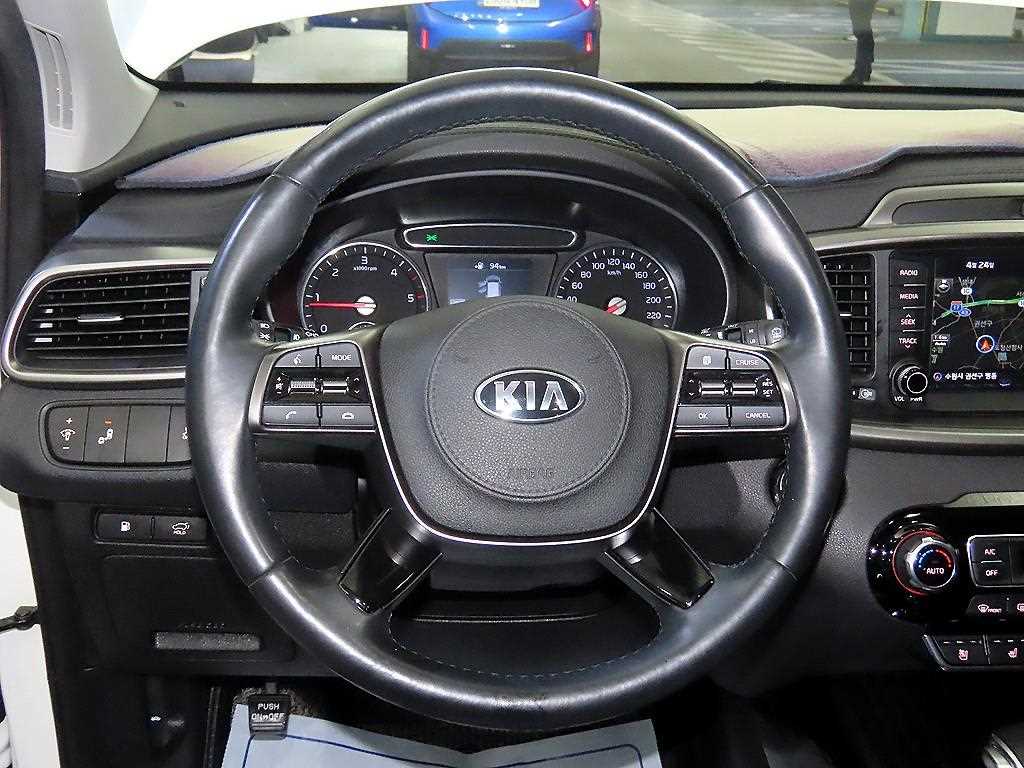 KIA Sorento - Vista 8