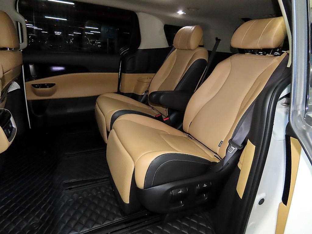 KIA Carnival - Vista 7