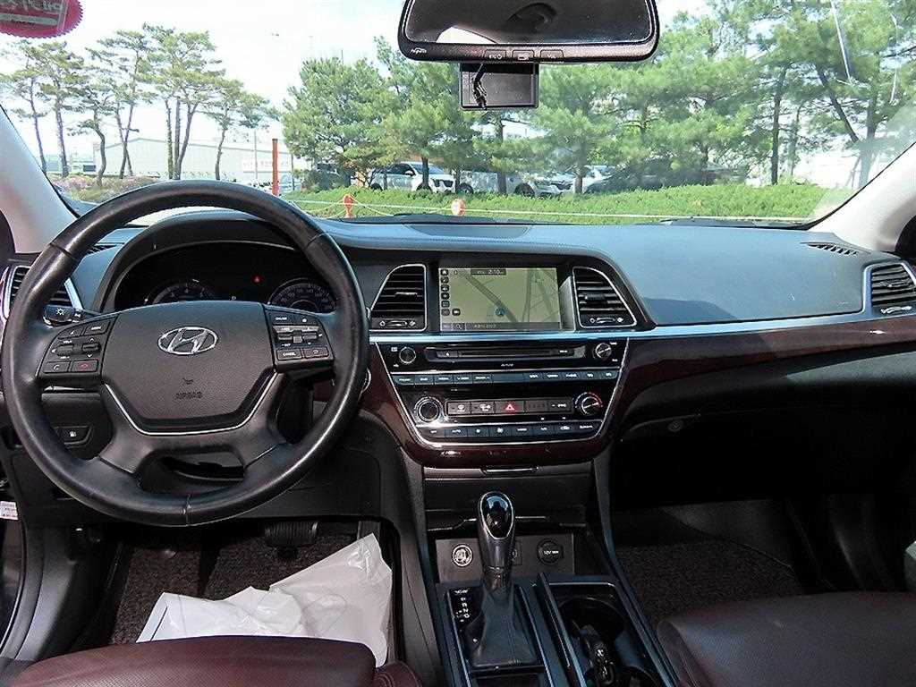 HYUNDAI Aslan - Vista 7