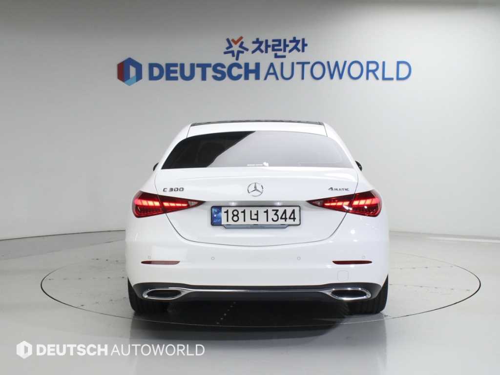 Mercedes Benz C Class - Vista 4