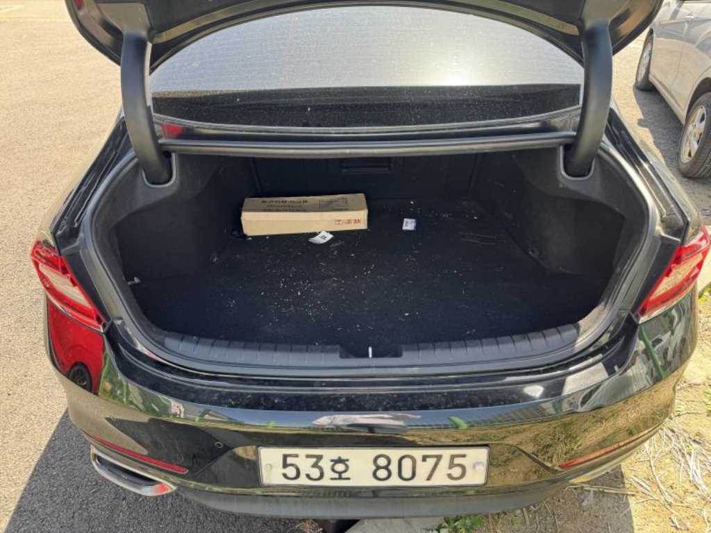 HYUNDAI Grandeur - Vista 7