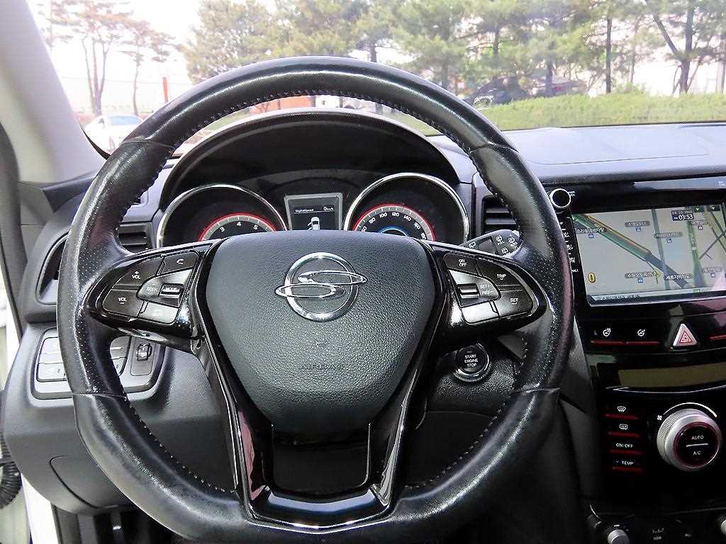 Ssangyong Tivoli - Vista 8