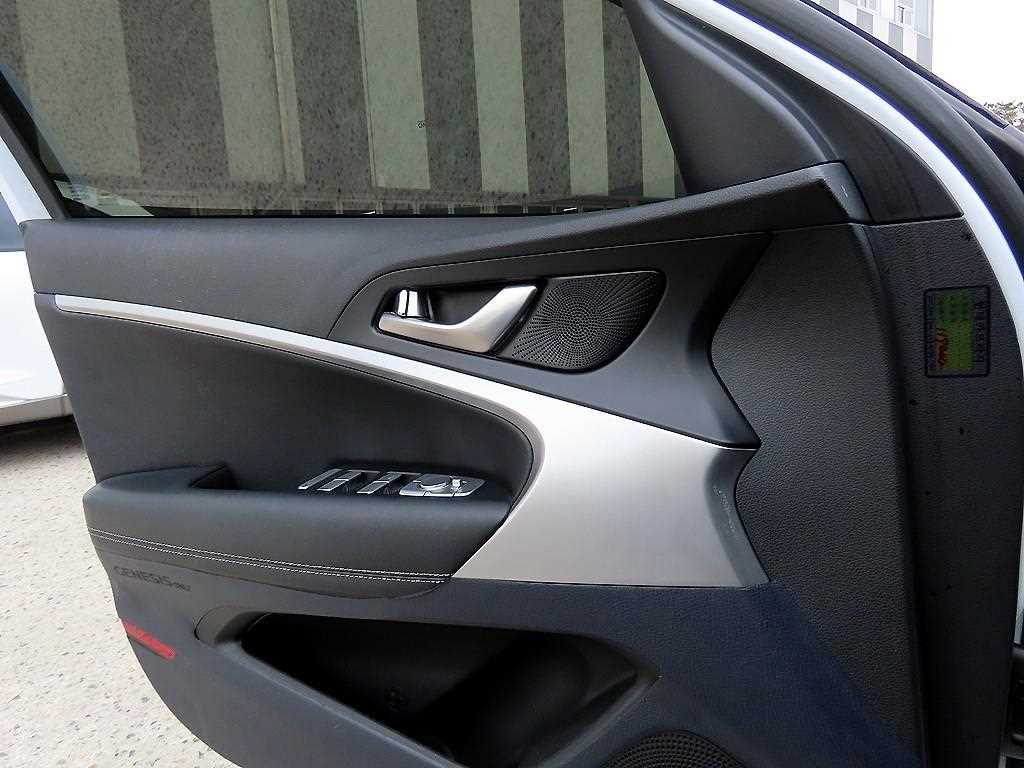 Genesis G70 - Vista 11