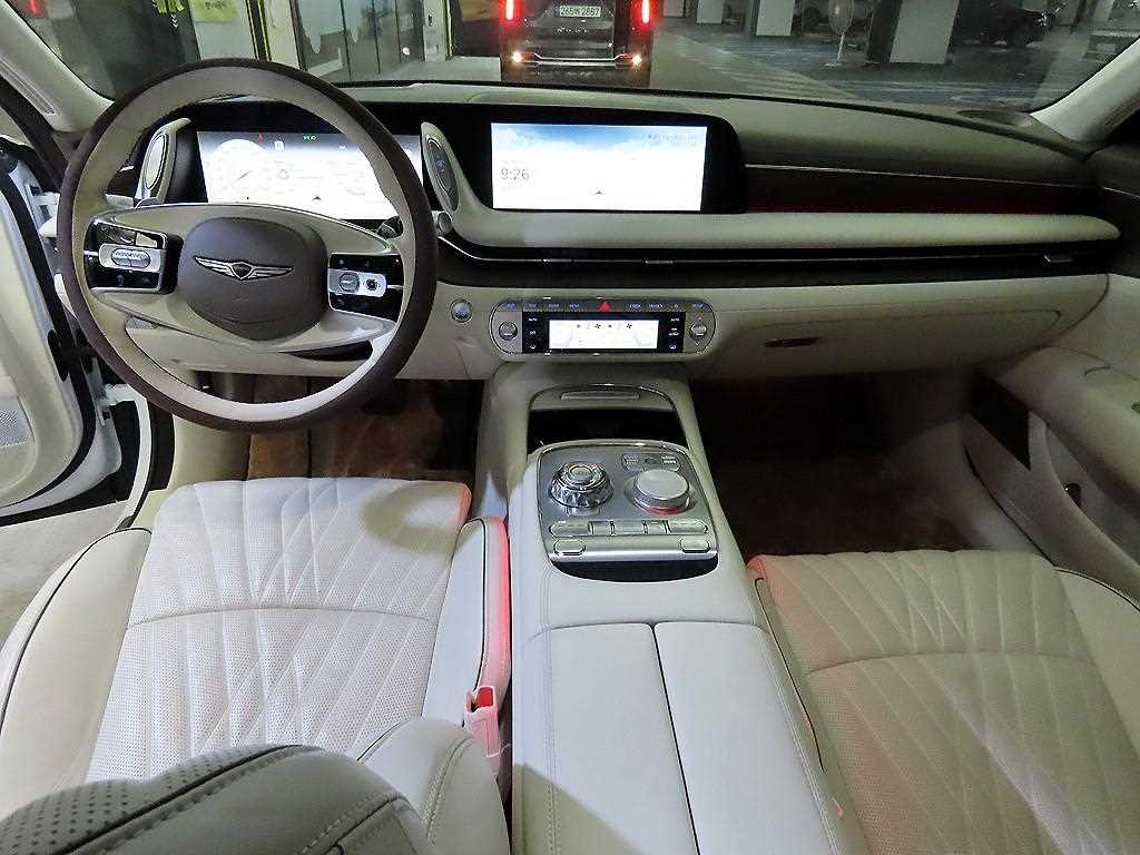 Genesis G90 - Vista 10