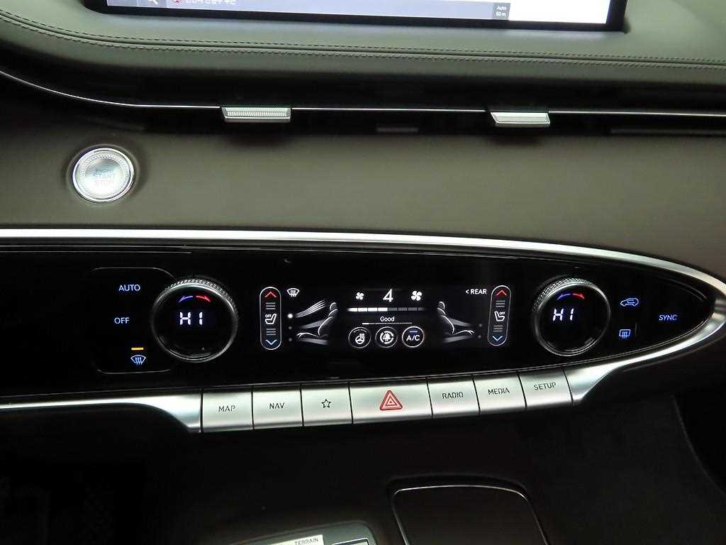 Genesis GV70 - Vista 9