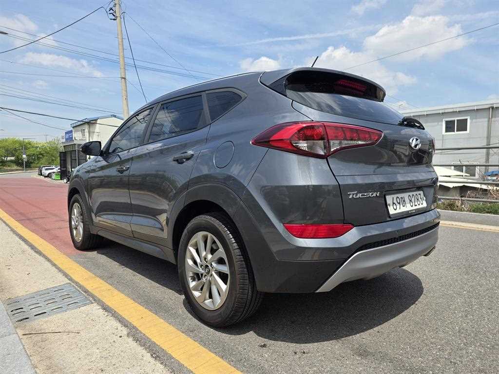 HYUNDAI Tucson - Vista 5