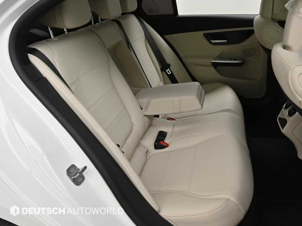 Mercedes Benz C Class - Vista 12