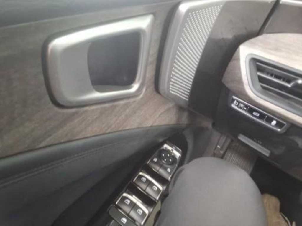 KIA K8 - Vista 2