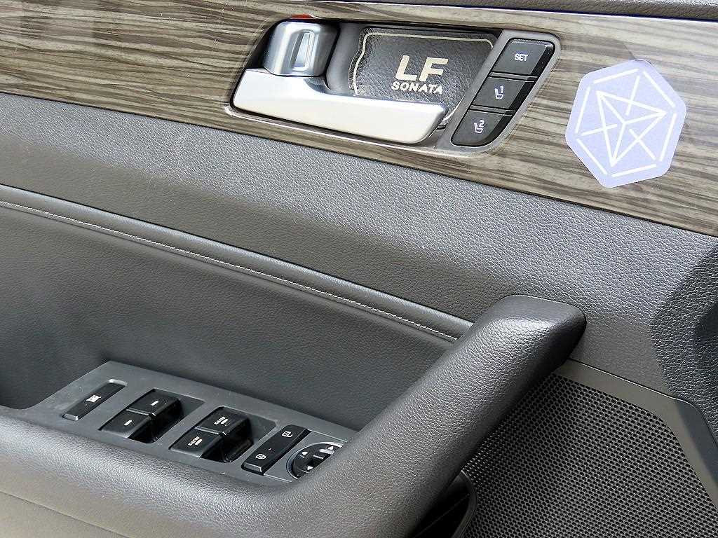 HYUNDAI Sonata - Vista 11