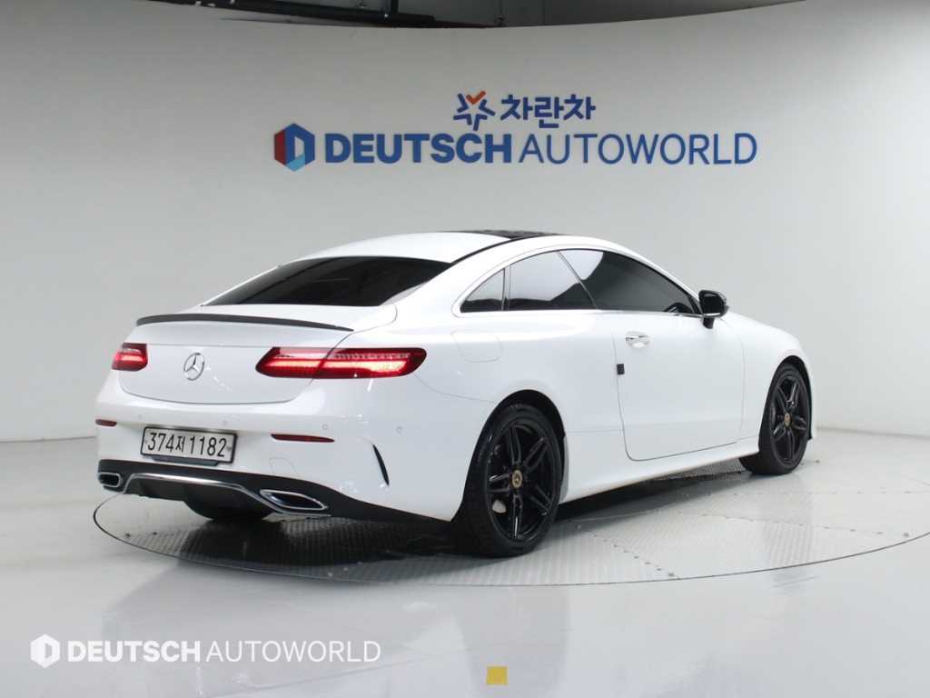 Mercedes Benz E class - Vista 2