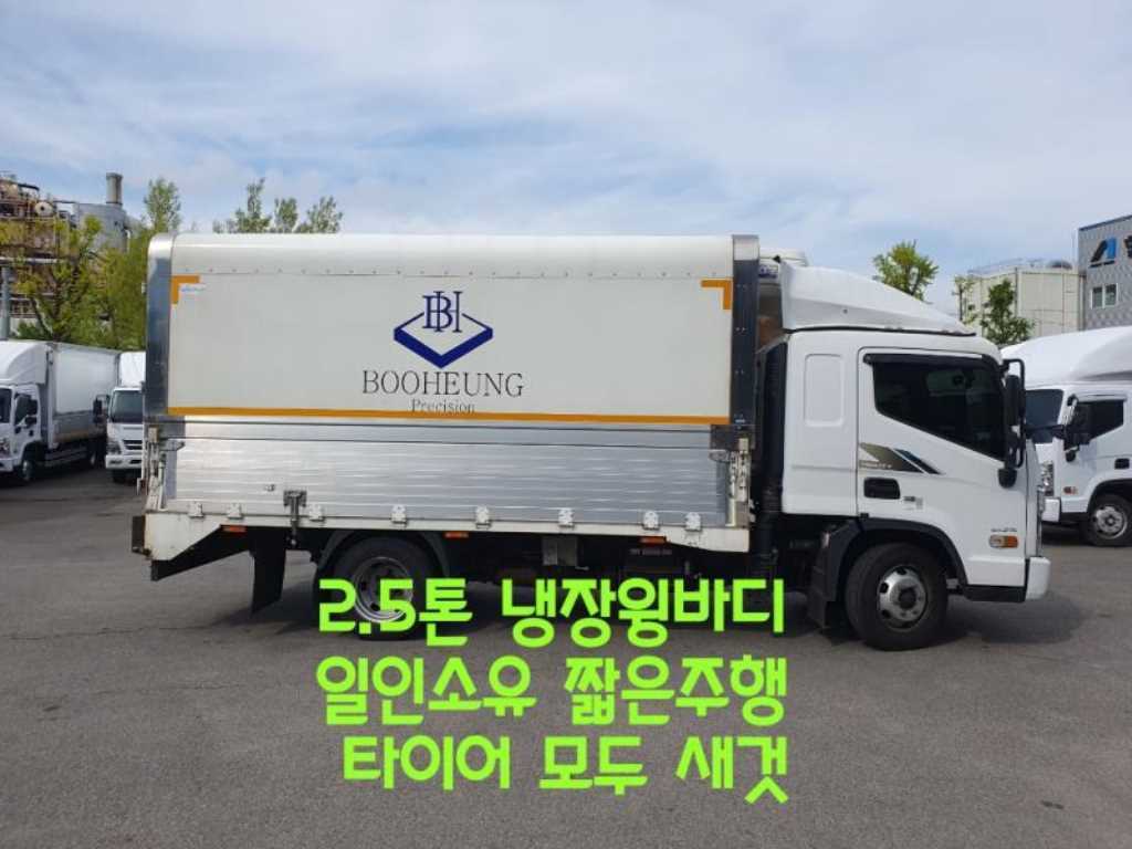medium and large cargo truck 2023 Blanco - Importación desde Corea - HF Imports Iquique - Foto 1