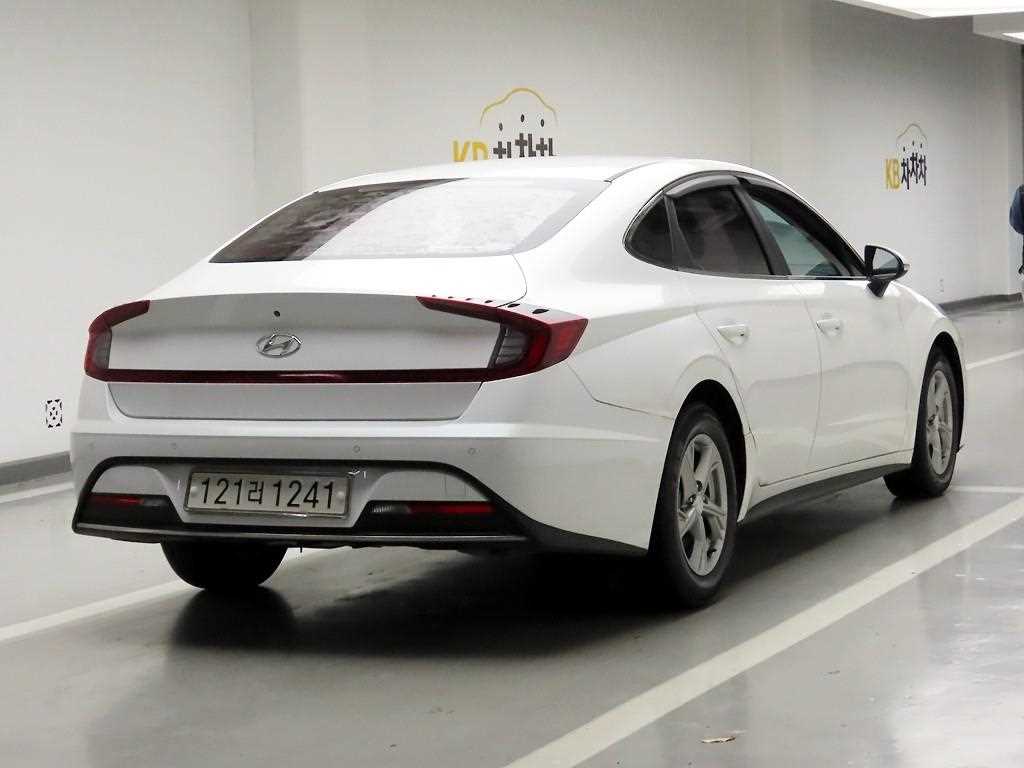 HYUNDAI Sonata - Vista 4