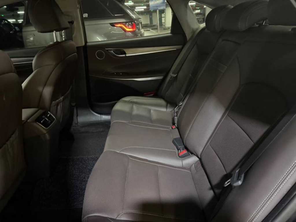 HYUNDAI Grandeur - Vista 7