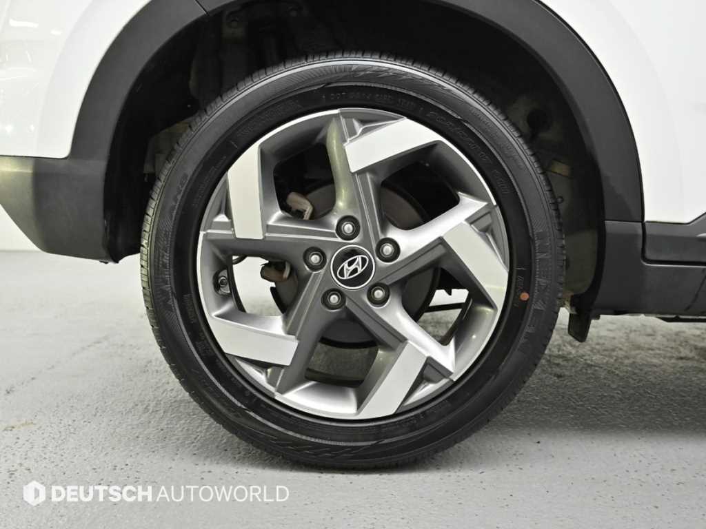 HYUNDAI Venue - Vista 5