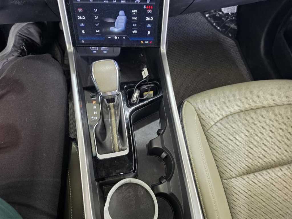 Ssangyong Torres - Vista 11