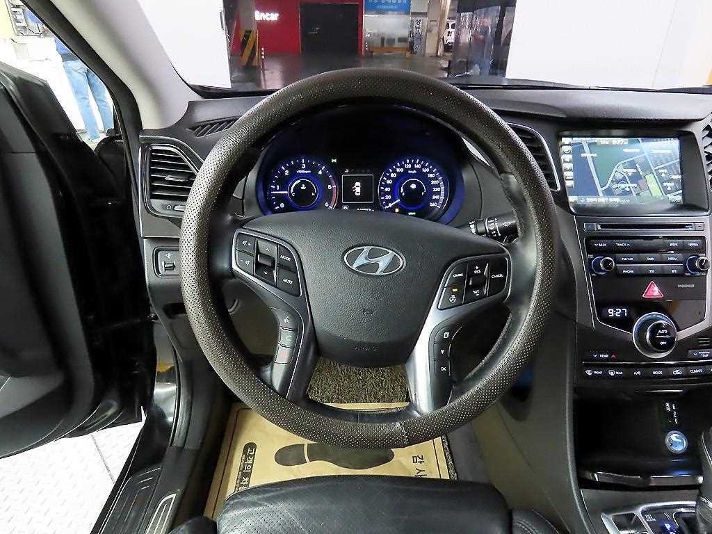 HYUNDAI Grandeur - Vista 9