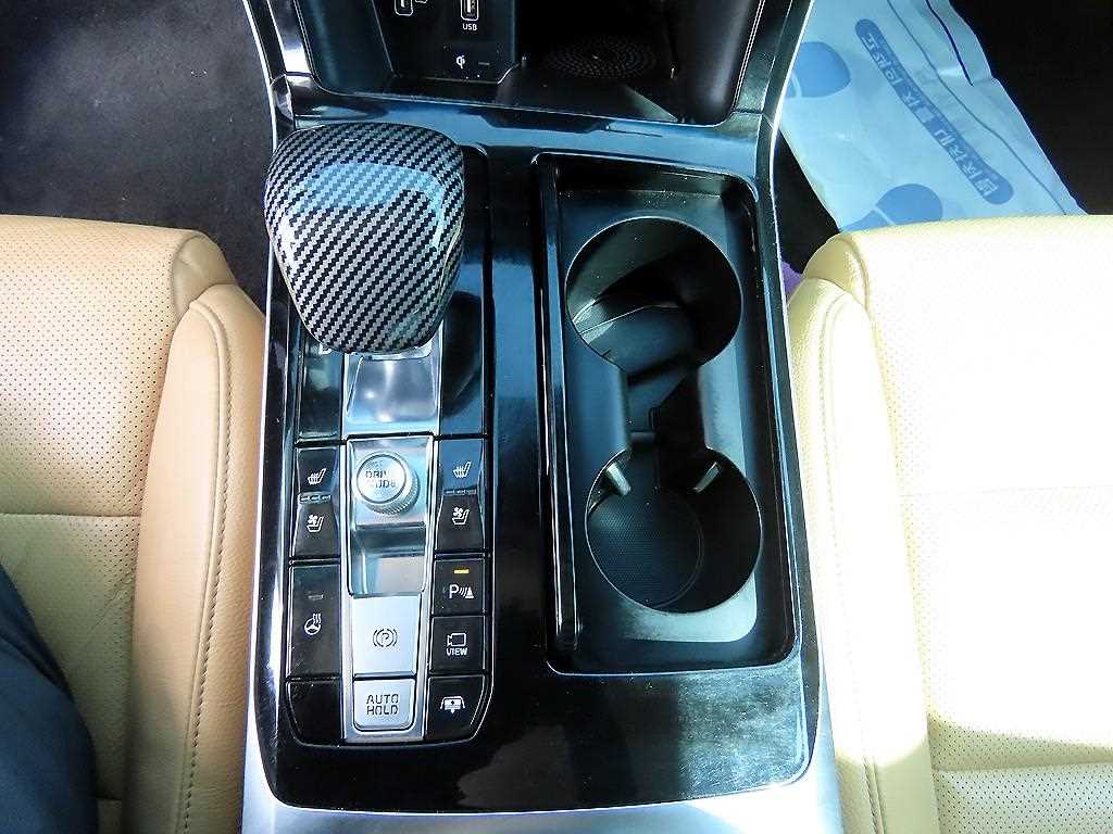 KIA K7 - Vista 10