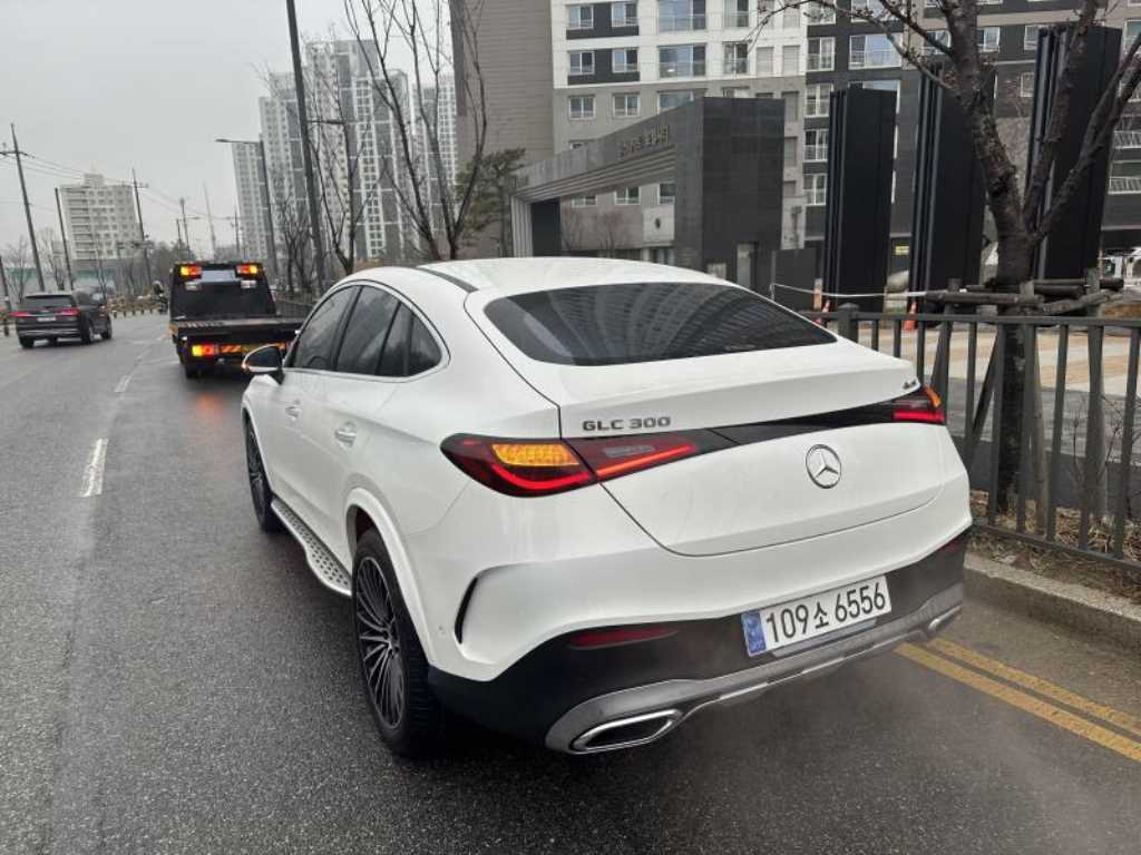 Mercedes Benz GLC Class - Vista 3