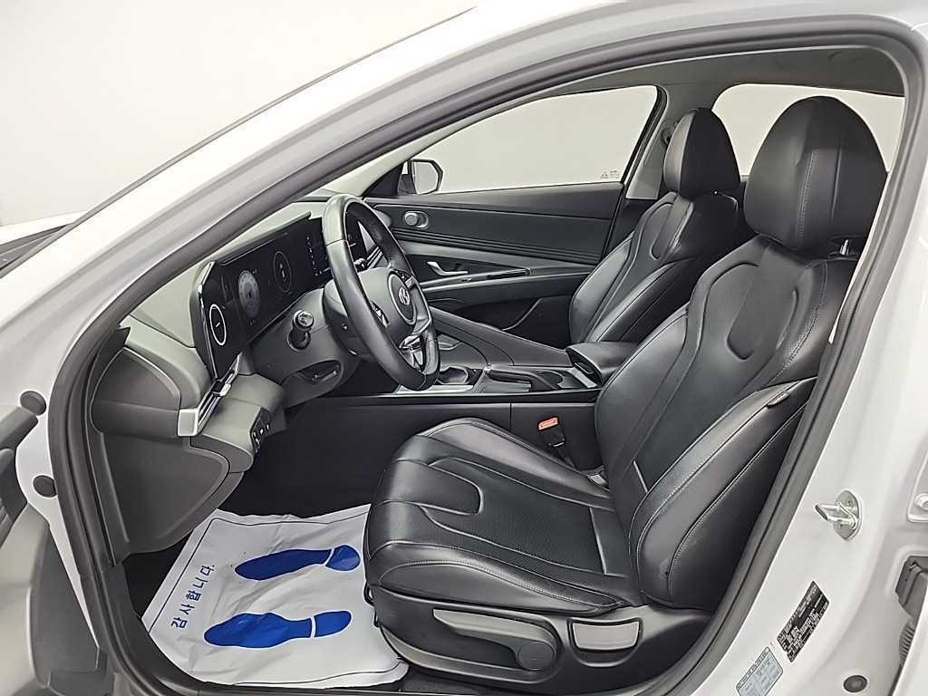 HYUNDAI Avante - Vista 11