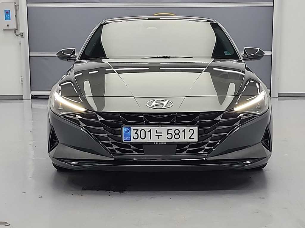 HYUNDAI Avante - Vista 2