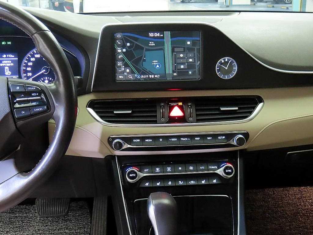 HYUNDAI Grandeur - Vista 11