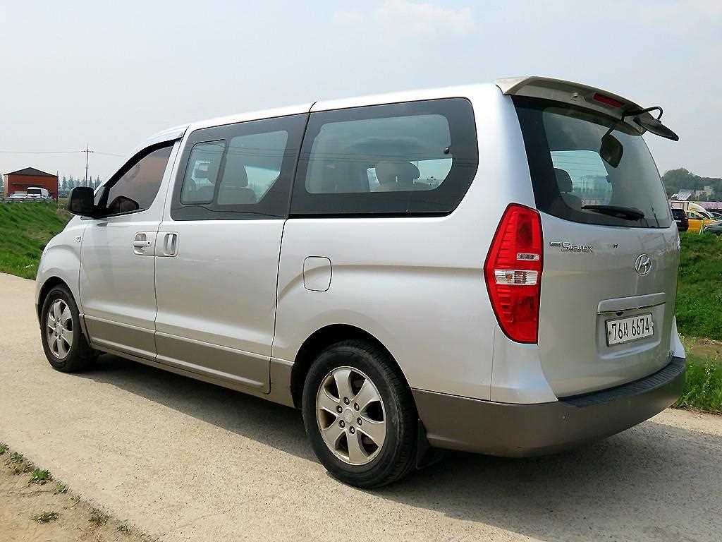 HYUNDAI Starex - Vista 3