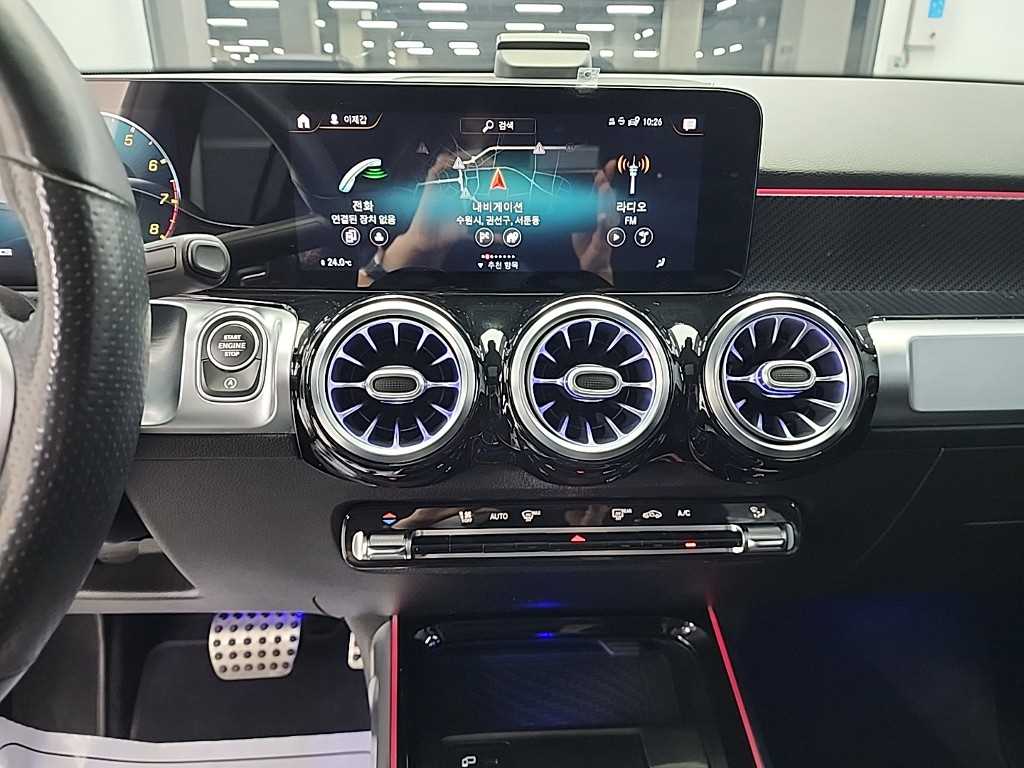 Mercedes Benz GLB Class - Vista 10