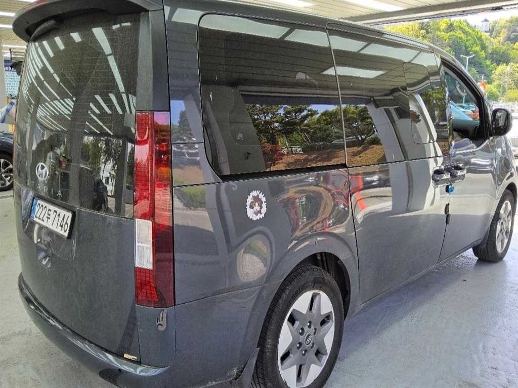HYUNDAI Staria - Vista 4