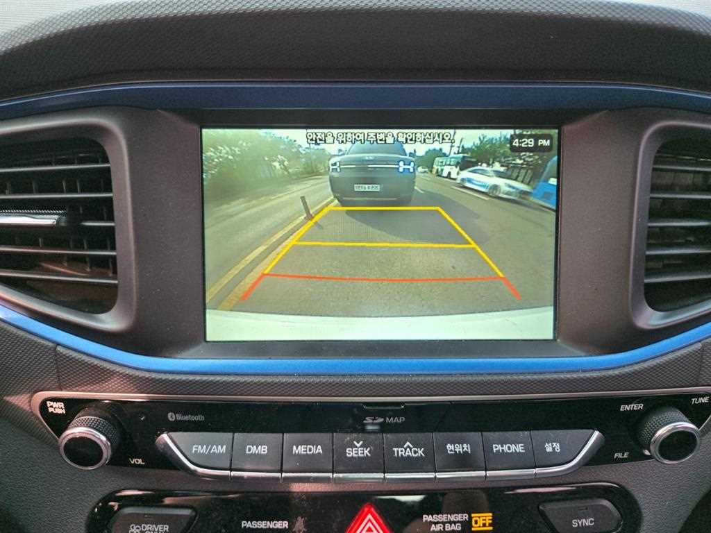HYUNDAI Ioniq - Vista 6