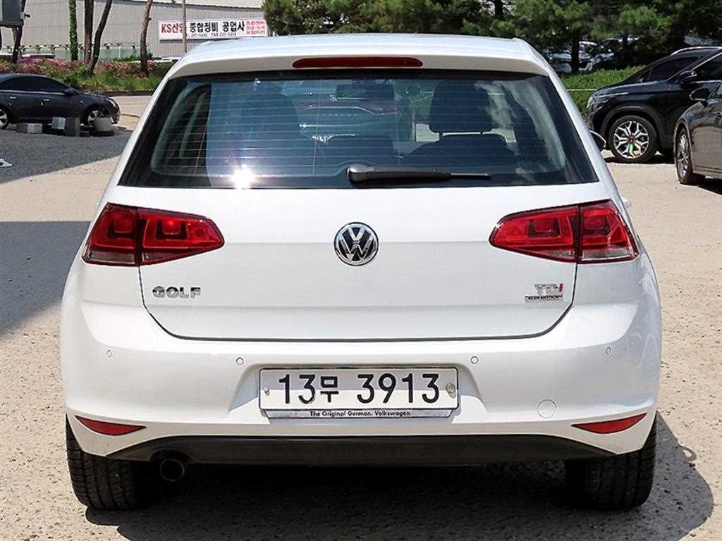 Volkswagen Golf - Vista 4