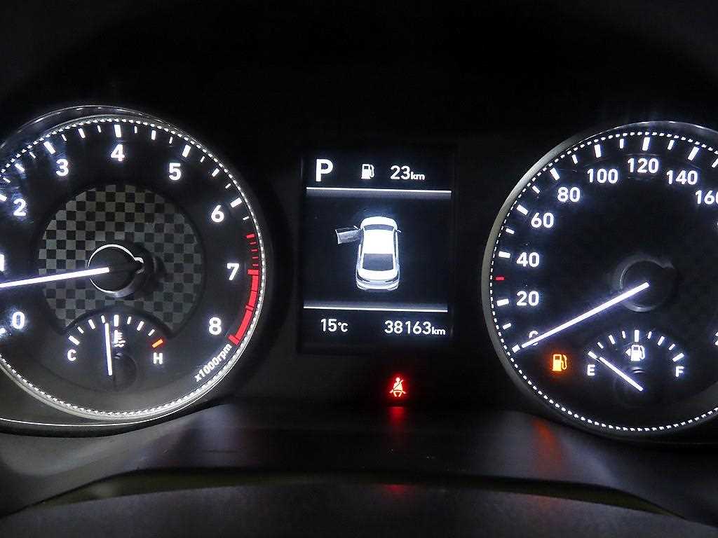 HYUNDAI Avante - Vista 9
