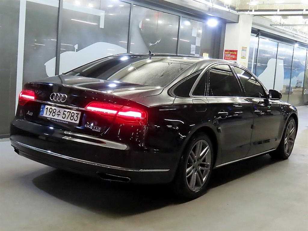 Audi A8 - Vista 4